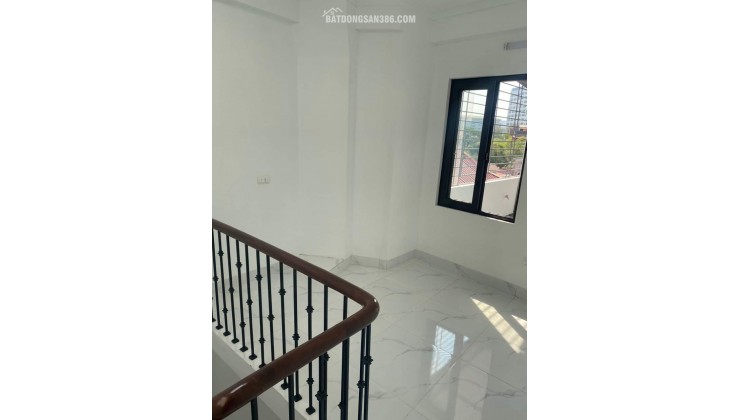 Cho thuê nhà, Chùa Láng, Nguyễn Chí Thanh, Đống Đa, 170m2x 3T -54 tr